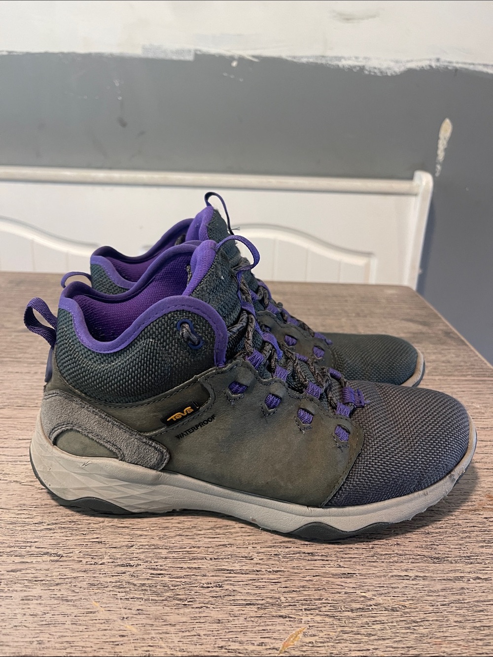 TEVA Arrowood Venture Mid Hiking boot size 7.5